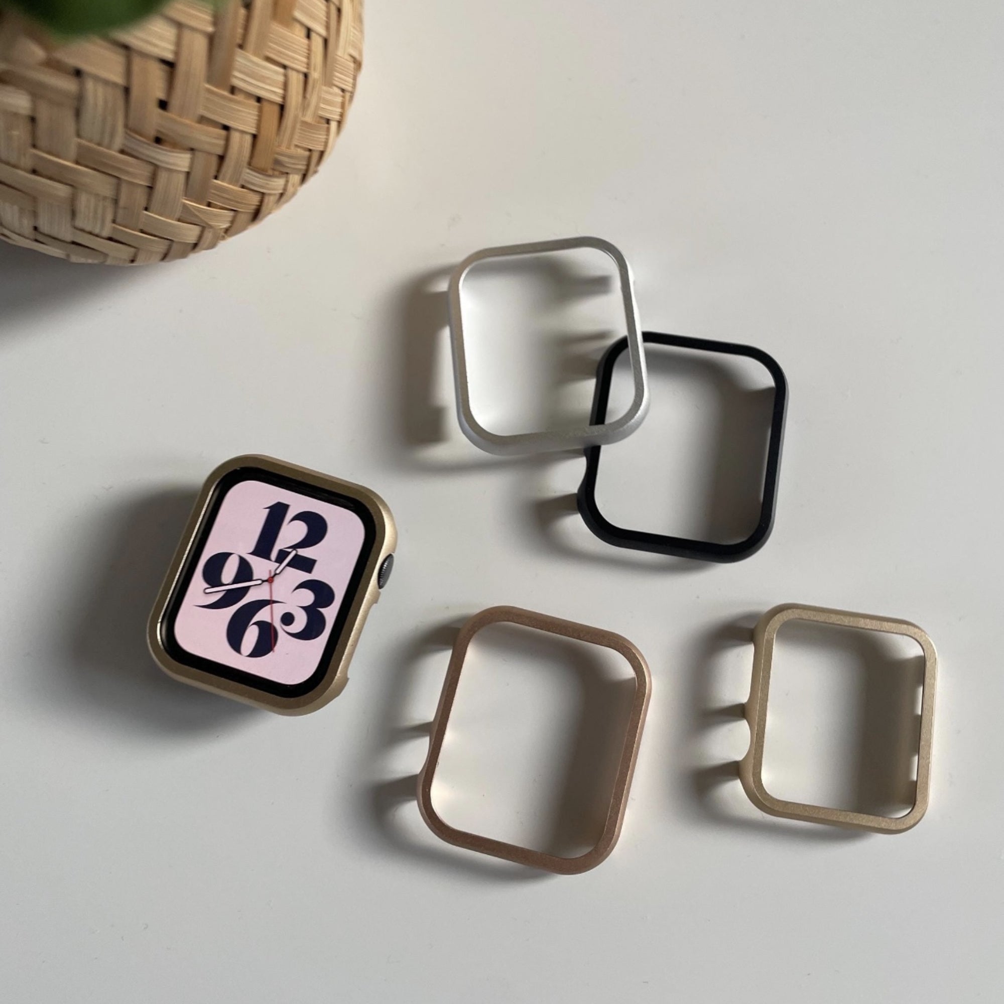 Apple Watch frame - starlight