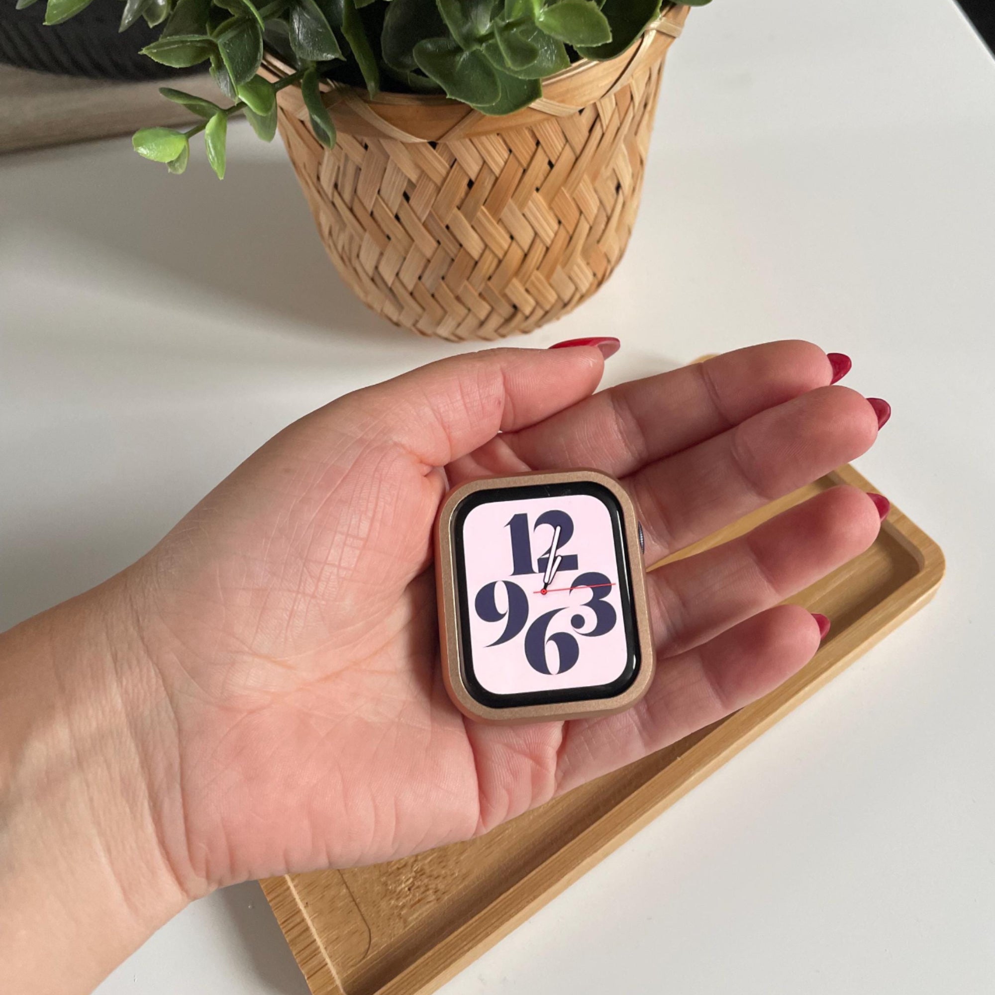 Apple Watch frame - gold
