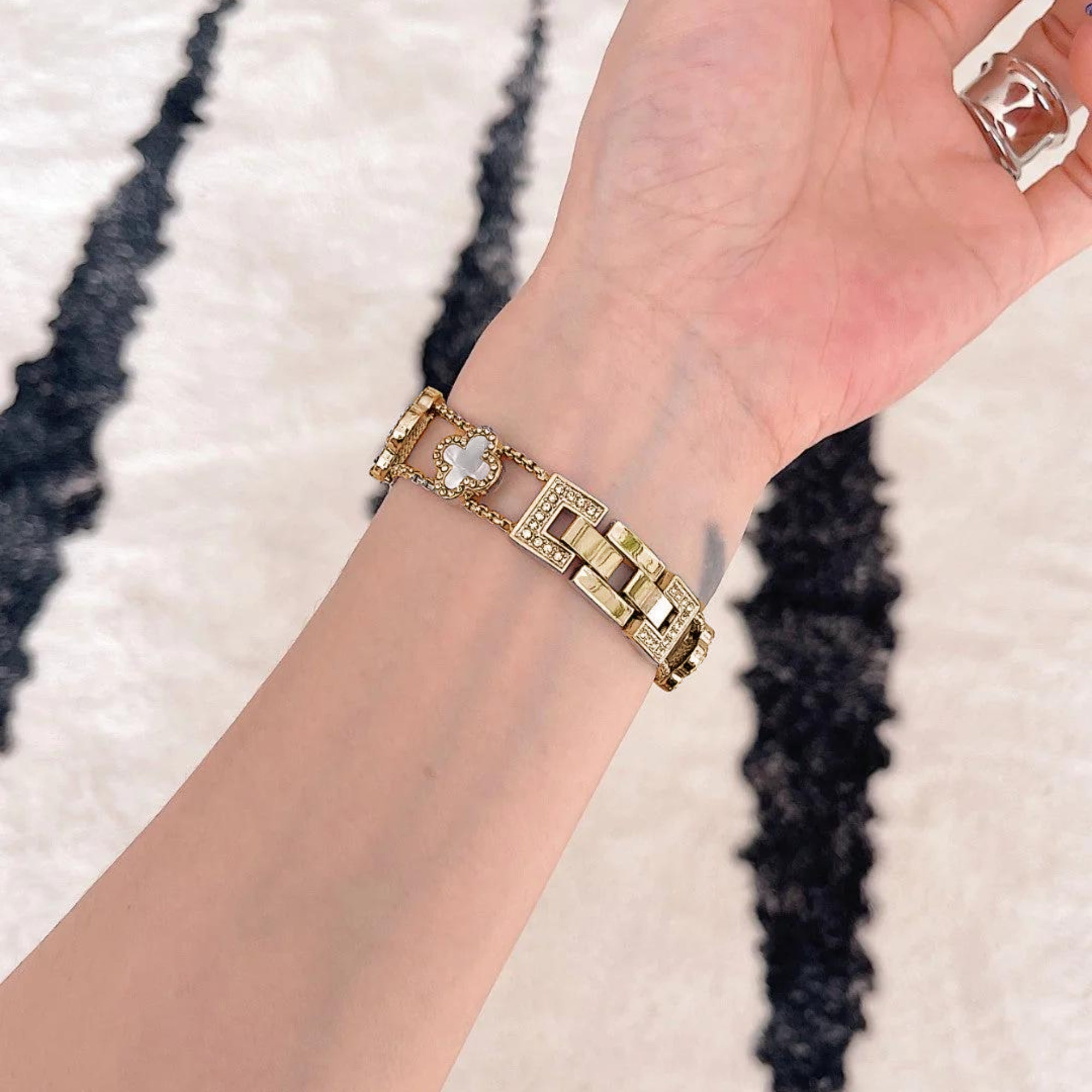 Apple Watch clover band pearl - goud
