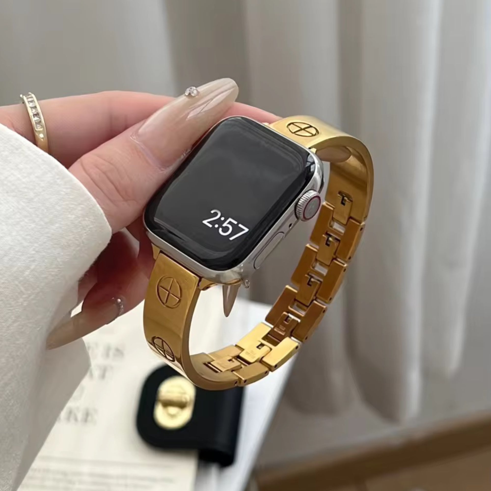 Von der Apple Watch inspiriertes Plus-Armband – Gold