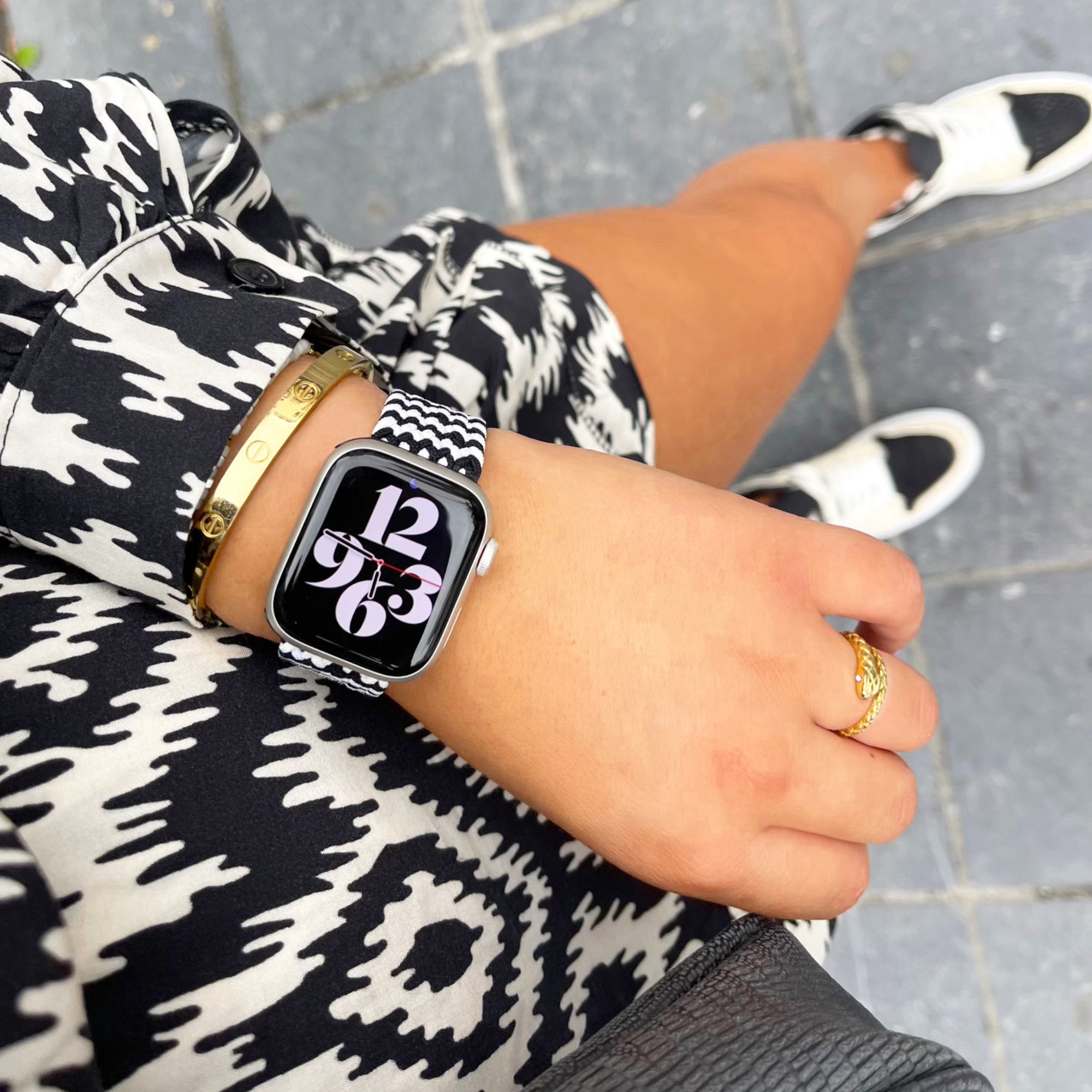 Geflochtene Solo-Schlaufe für die Apple Watch – Schwarz und Weiß