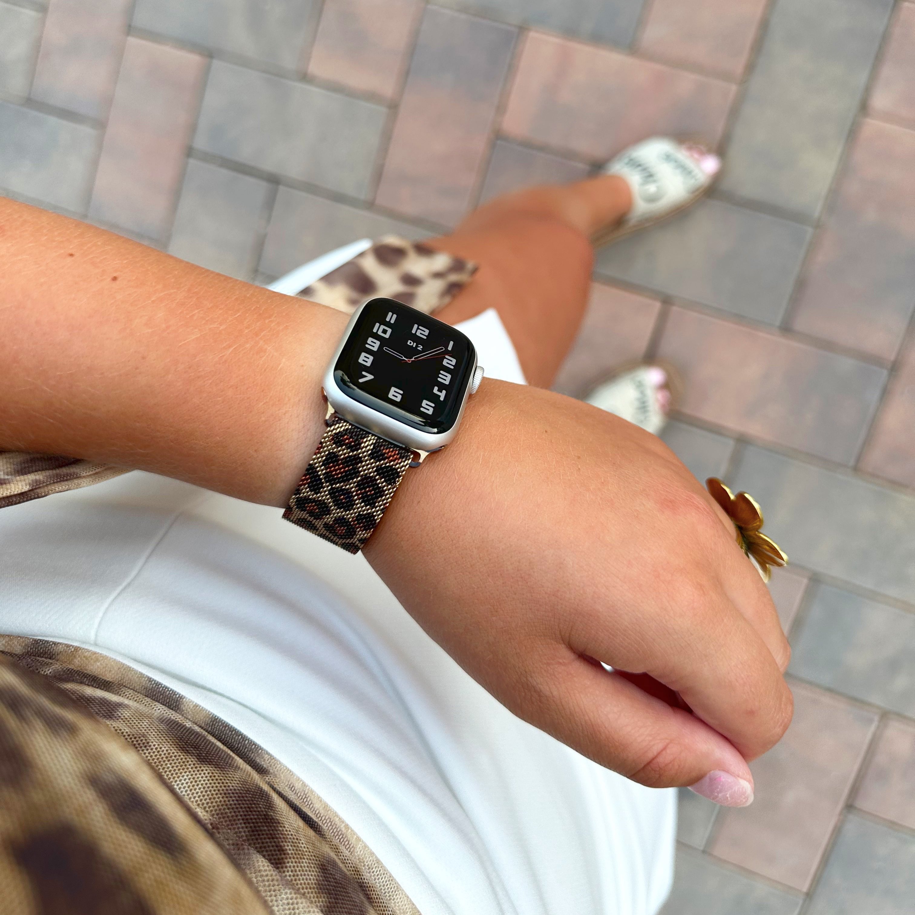 Apple Watch milanese strap panther gold - Main Image