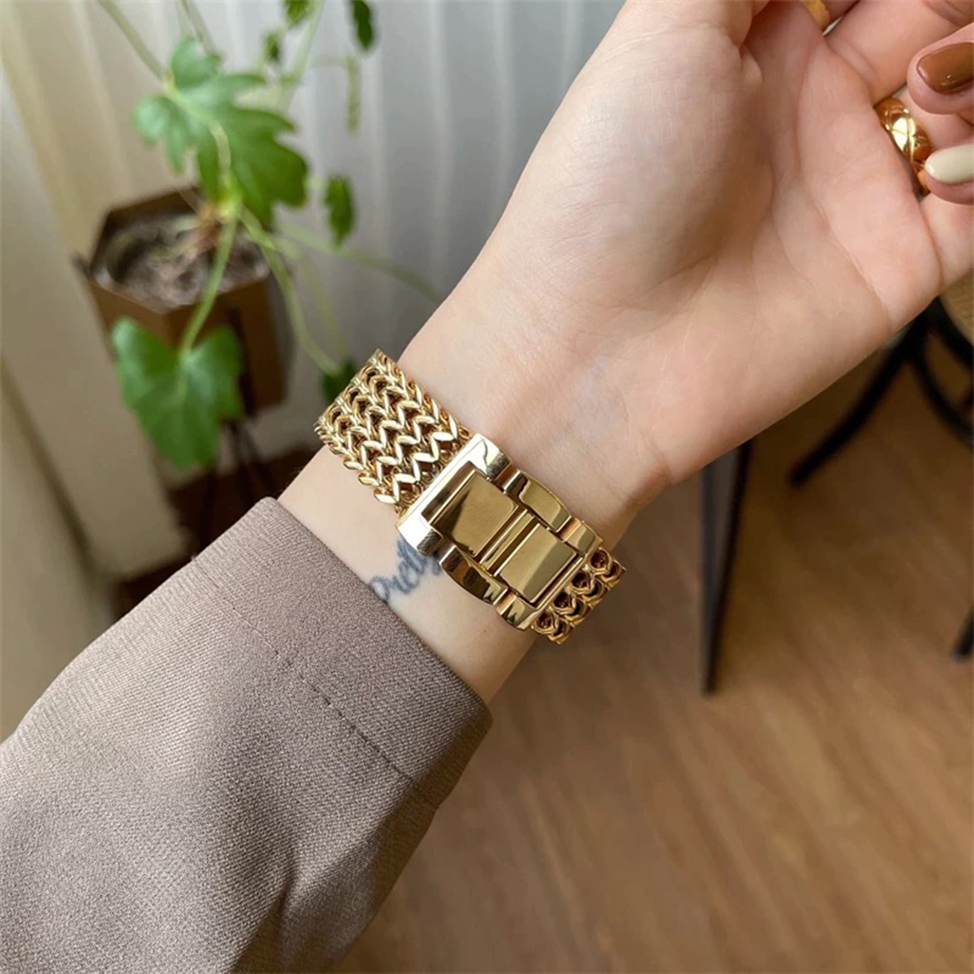 Apple Watch herringbone strap - gold