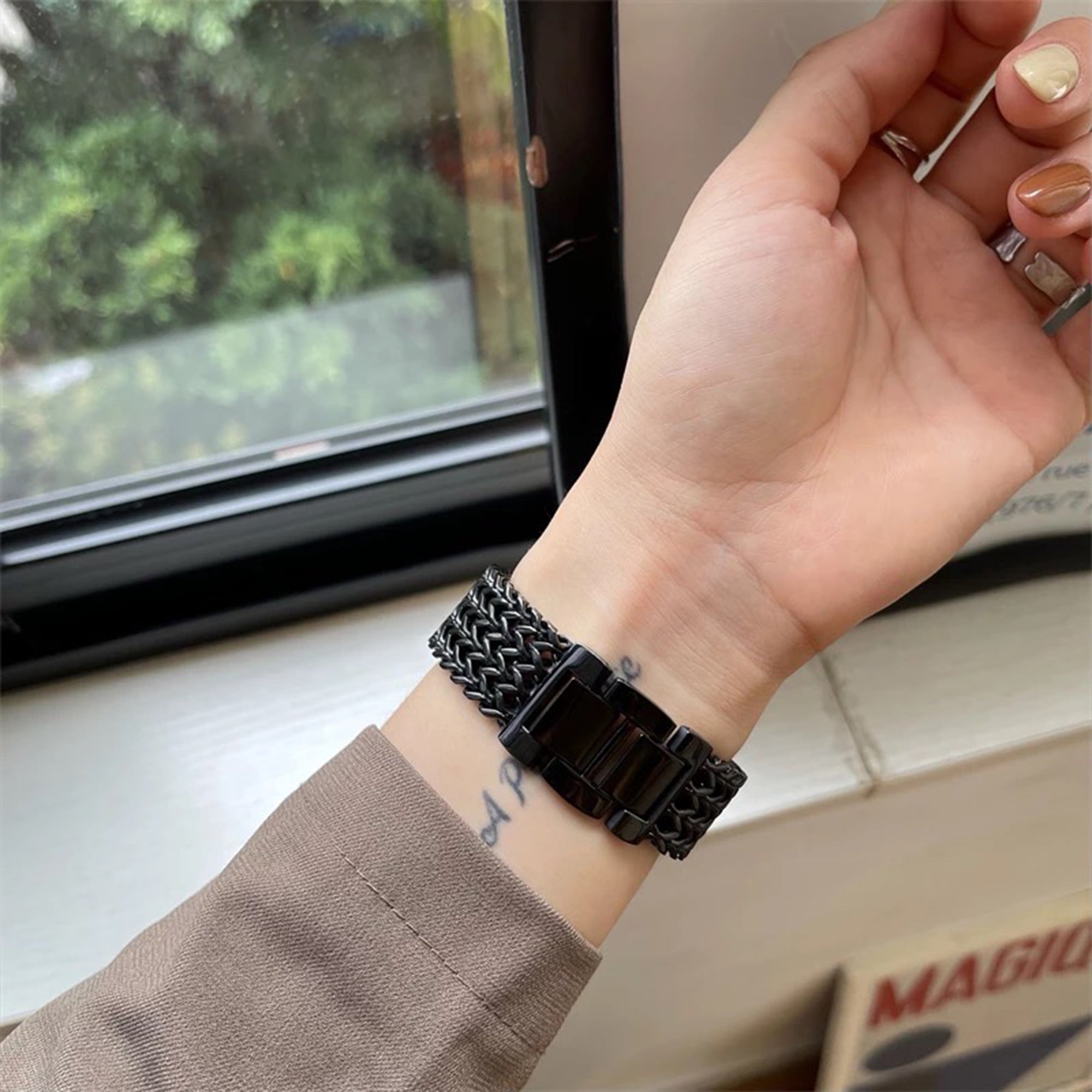 Apple Watch herringbone strap - black